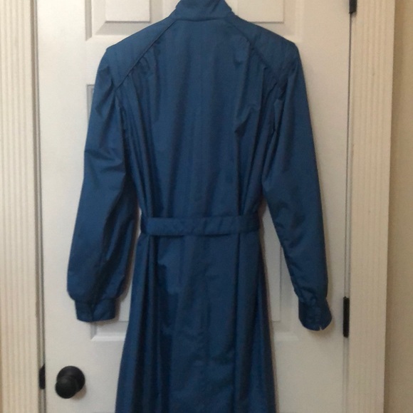 Junior, size 7/8, raincoat - Picture 8 of 8
